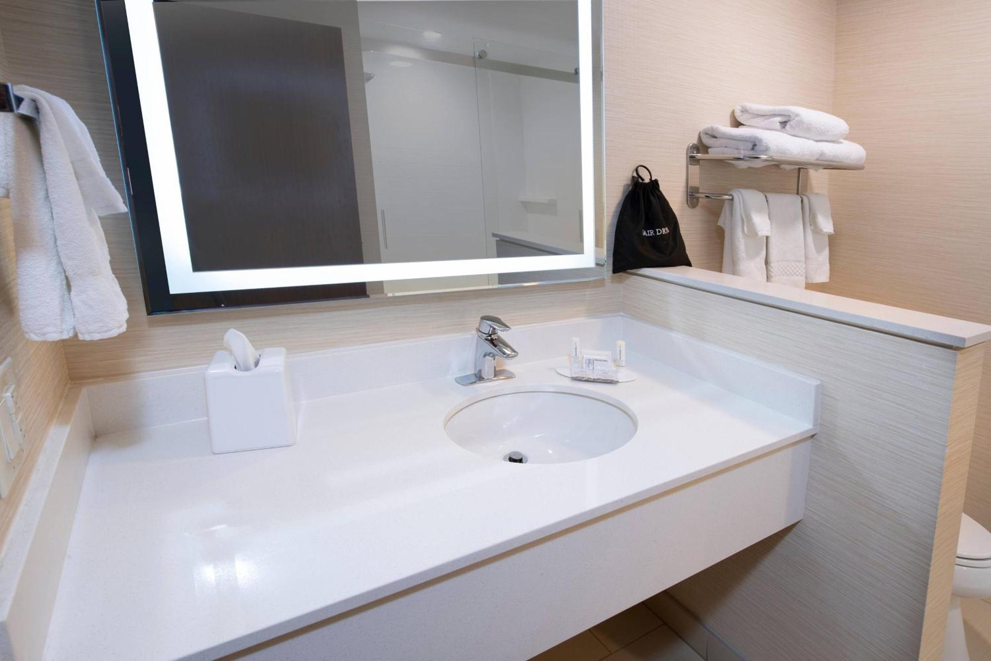 Fairfield Inn & Suites By Marriott Edmonton North Eksteriør billede